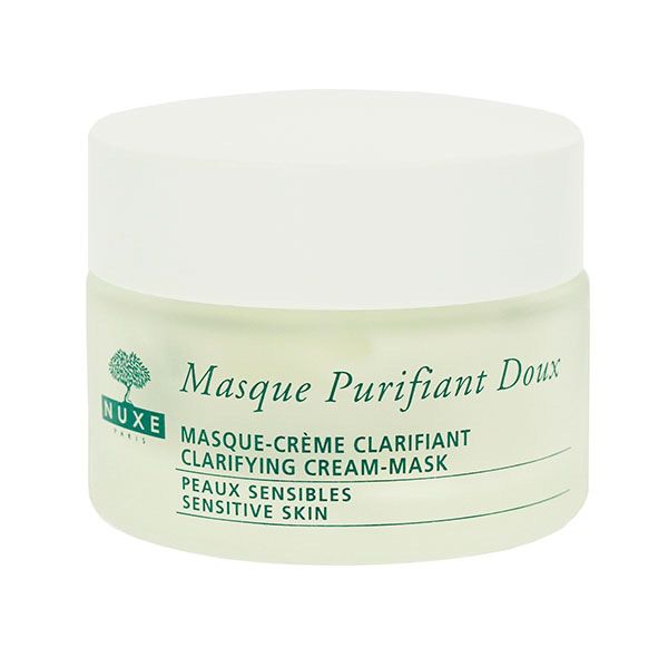Lhuile damandes pour la personne des boutons lapplication